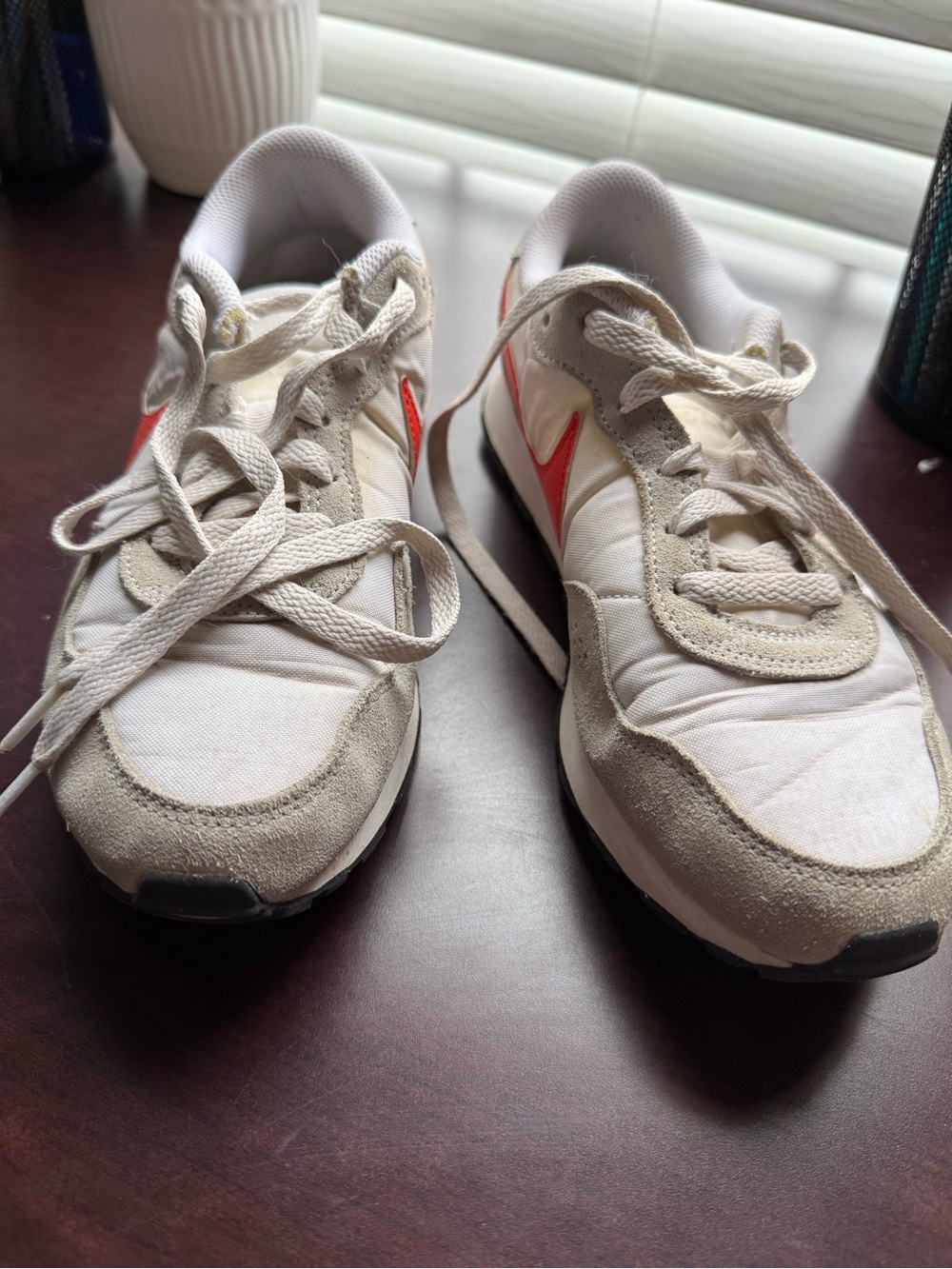 Youth White and Beige Nike Sneakers with Red Swoosh - Classic Casual